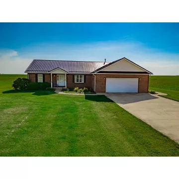 11090 NE St. Rt. 38, N. Bloomingburg OH 43106 Residential