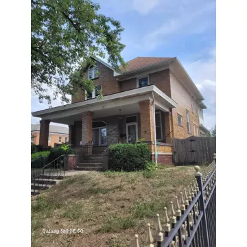27 S Hickory St. Chillicothe OH 45601 Residential