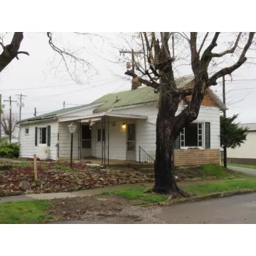 301 NW Maple Street Bainbridge OH 45612 Residential