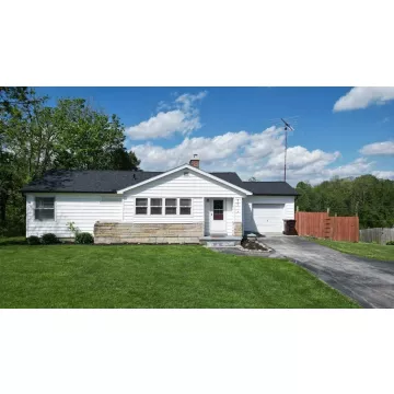 8561 St. Rt. 124 Hillsboro OH 45133 Residential